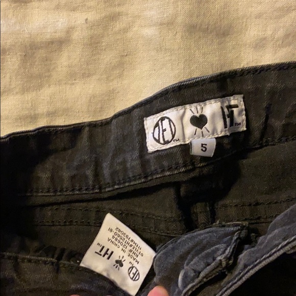 Hot topic shorts size 5 - Picture 3 of 3